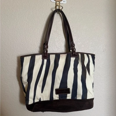 Bolsa de ombro Dooney & Bourke North South Lee tote zebra camurça - Imagem 1 de 4