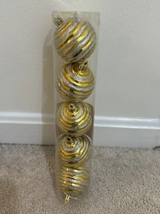 Christmas tree decorations gold color indoor - Picture 1 of 1