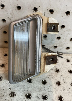 Buick Electra 225 Limited 1973 luz de matrícula trasera de conductor izquierda Foto 1 de 2