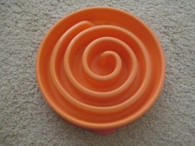 Alimentador lento Orange Outward Hound divertido cuenco espiral para perros Foto 1 de 3
