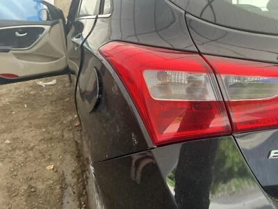 Conjunto de luz trasera izquierda usado se adapta a: Hyundai Elantra Hatchback GT 2016 cuarto pa Foto 1 de 4