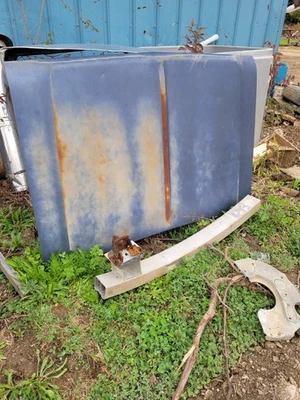 Dodge W250 años 90 CAPUCHA Foto 1 de 3