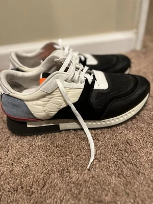 Tênis de corrida masculino Givenchy tamanho UE 43/EUA 10 - Imagem 1 de 4