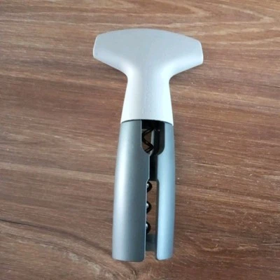 TUPPERWARE Küchenhelfer grau/schwarz  Korkenzieher - Bild 1 von 2