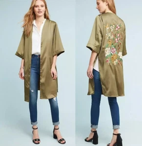 Anthropologie Floreat Kimono Einheitsgröße Satin Blumen bestickt vorne offen grün - Bild 1 von 19