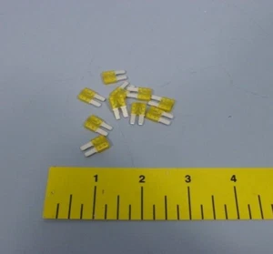 CANTIDAD 10 fusibles de hoja micro2 automotrices LittelFuse 0327020.ZXS; amarillo, 20A, 32V - Imagen 1 de 3