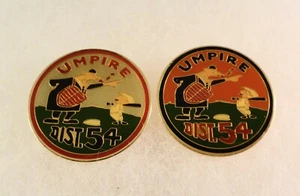 2 PINS DE BÉISBOL DE PEQUEÑAS LIGAS - JUEGO DE ÁRBITRO D54 -  - Imagen 1 de 4