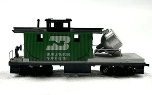 Model Power HO Scale 36' Burlington Northern Spotlight Car with Working Light - Picture 1 of 9