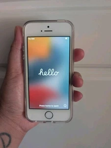 iPhone SE (2016) First Generation - Picture 1 of 4