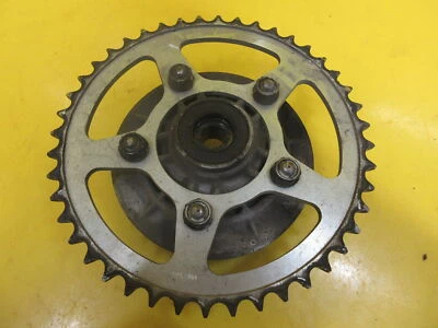 OEM 1989 1990 HONDA CB1 CB400F PIÑÓN DE TRACCIÓN TRASERA CON BUJE DE RUEDA  Foto 1 de 4