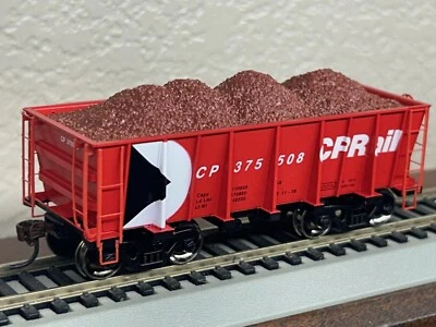 CP RAIL PACMAN RED 26ft Low Side ORE Car pack of 6 w/IRON ORE LOADS HO Scale NEW - Image 1 of 4