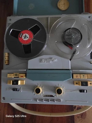 Tragbares Tonbandgerät Tesla - Bild 1 von 4