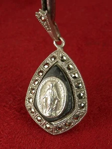 BERTHA'S BEAUTIFUL RARE 1930 CATHOLIC MIRACULOUS MEDAL CENTENIAL STERLING & ONYX - Picture 1 of 11