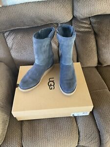 Ugg BOOTS Navy waterproof womens shearling lined AMIE size 12 (run smaller) 11