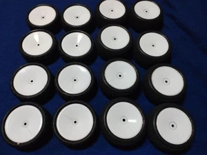 Carpet tires for 2WD radio-controlled buggies - Picture 1 of 3