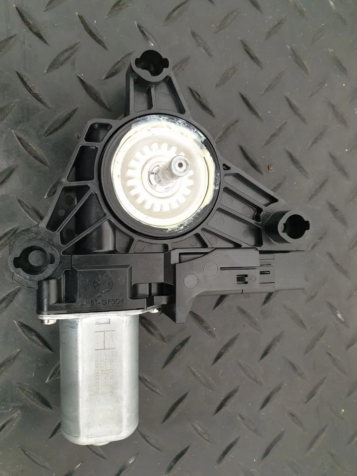 2015 Volvo V40 MK3 Diesel Manual 5 Door Window Regulator Rear Right Side - Image 1 of 4