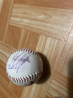 Pelota de béisbol firmada por el jugador profesional Walter Johnson Foto 1 de 4