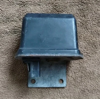 Б/У ОРИГИНАЛЬНЫЙ ПОДЛИННЫЙ PPORSCHE 911 930 SEV МАРШАЛЬНЫЙ РЕГУЛЯТОР НАПРЯЖЕНИЯ - Изображение 1 из 4