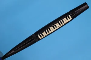 Incrustación de piano de cola con bolígrafo moleteado de diamante en cromo negro - Imagen 1 de 9