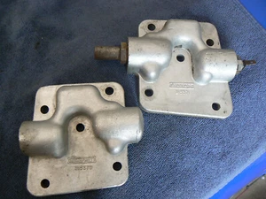 TRIUMPH STAG ENGINE MK1 CYLINDER HEAD WATER TRANSFER HOUSINGS PAIR - Picture 1 of 6