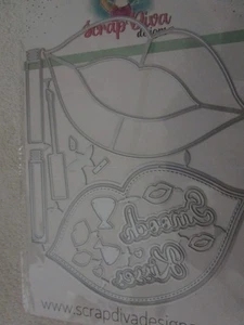 Smooch Lips Stencil (Scrap Diva Designs) - Picture 1 of 3