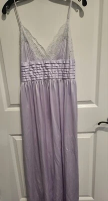 Lily Of France 复古女式睡衣懒人连衣裙蕾丝 Maxi Chemise Laven 小号 — 第 1/4 张图片