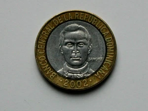 Dominican Republic 2002 5 PESOS Bimetallic Coin & Independence War Hero Sanchez - Picture 1 of 2