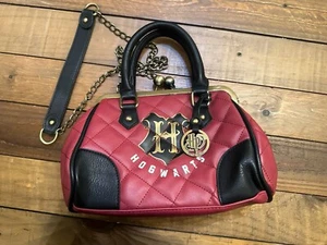 Harry Potter Howard’s Quilted Kisslock Satchel Red With Pendant - Picture 1 of 5