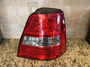 2007 2008 2009 Kia Sorento Tail Light Right (passenger Side) OEM - Picture 1 of 6
