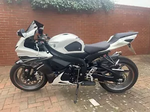 Suzuki GSX-R600 L1 White/Black - Picture 1 of 8