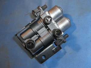 VÁLVULA CALEFACTORA TIPO S JAGUAR SE ADAPTA TIPO S A VIN M45254 YW4H-18495-AA XR822975 - Imagen 1 de 5