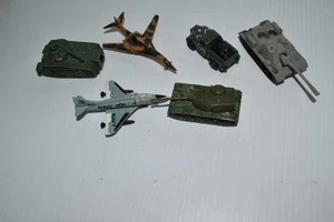 HOT WHEELS Green Army Tank 1974 - #8303 PICKUP- PLANES DIECAST TANKS (CPQ61) - Picture 1 of 2