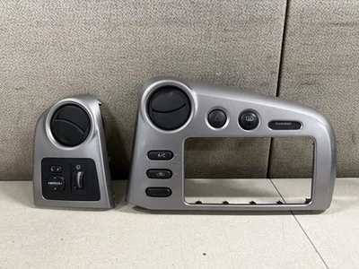 Pontiac Vibe 2003-2008 Toyota Matrix tablero radio bisel conjunto envolvente plateado OEM Foto 1 de 4