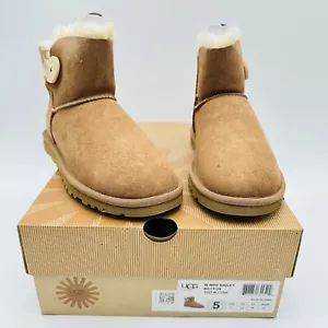 UGG Damen wasserdicht Mini Bailey Knopfstiefel Kastanie Größe 5 NEU IM KARTON - Bild 1 von 20