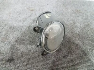 2001-05 Volkswagen Passat Passenger Right Fog Light - Bumper Mounted - Picture 1 of 6