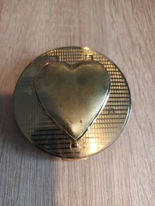 Vintage Stratton Gold Tone Engine Turned Heart Design Powder Compact - Picture 1 of 5