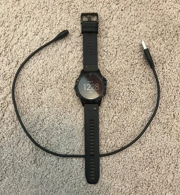 Orologio sportivo GPS nero Garmin Fenix 5 cristallo zaffiro multisport 47 mm Fenix5 - Immagine 1 di 4