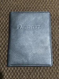 Passport Bifold Wallet  The  Men's  Store Bloomingdales  Black Leather - Picture 1 of 5