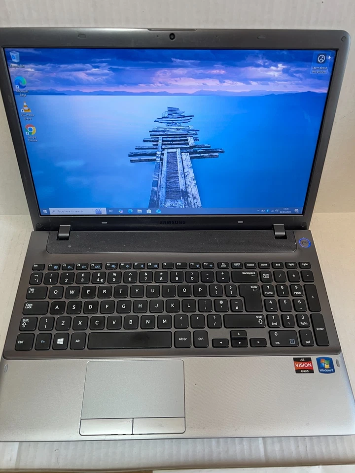 Samsung NP355V5C-A04UK Screen15.6"  AMD 2585_A1 120GB SSD 6GB Ram Windows Laptop - Image 1 of 4