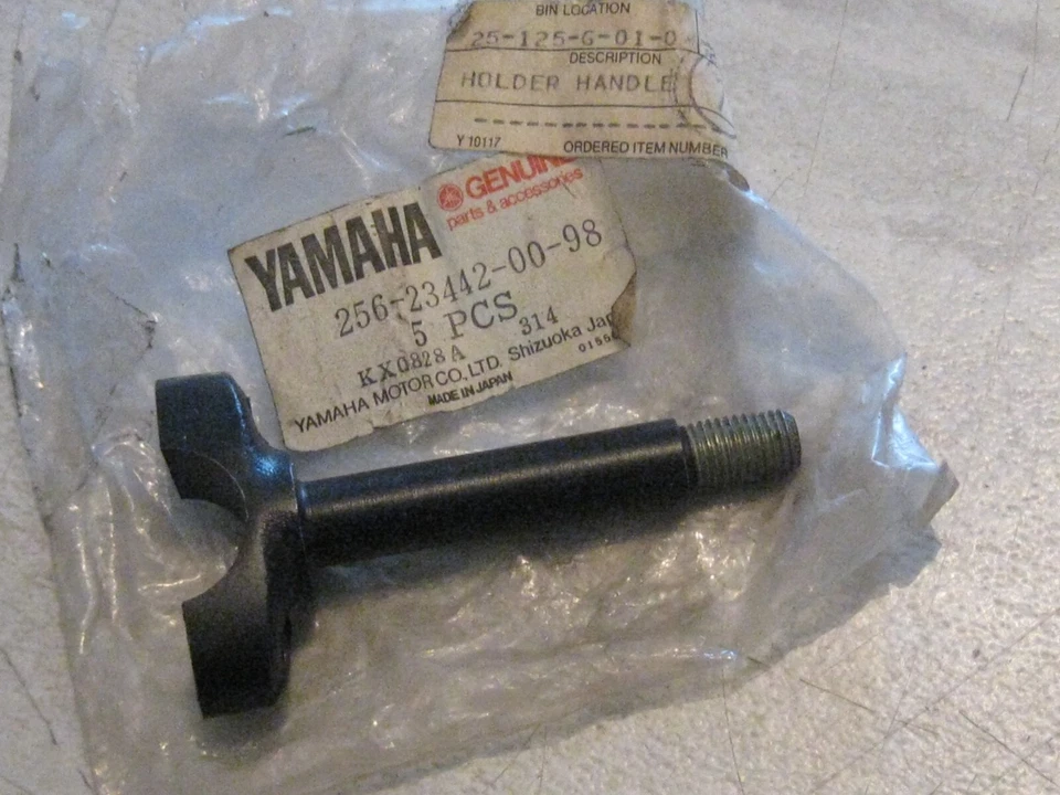 YAMAHA XS650/XS1/XS2/TX650/RD400/350/250/R5/DS7 РУЛЬ ДЕРЖАТЕЛЬ НИЖНИЙ НОВЫЙ ИЗ СТАРЫХ ЗАПАСОВ! - Изображение 1 из 1