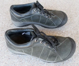KEEN Black Leather Casual Oxfords. Women's 9.5  (eur 40) - Picture 1 of 6
