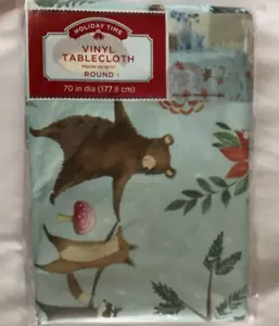 Tovaglia vinile Holiday Time Christmas CREATURE DANZANTI rotonda 70” Woodland nuova - Foto 1 di 5