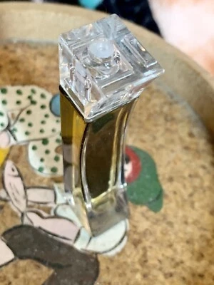 Provocative Elizabeth Arden Mujer Eau de Parfum Miniatura 0.16 fl.oz Completo Foto 1 de 4