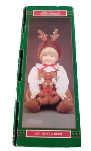 House of Lloyd Navidad Alrededor del Mundo OH WHAT A DEER Ashley Muñeca de Navidad - Imagen 1 de 8