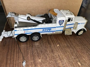 Jada Toys Peterbilt 1:32 NYPD New York Police Department Tow Truck 2001 - Picture 1 of 17