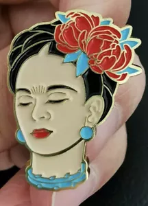 Frida Kahlo Enamel Metal Pin Badge Brooch Gift Feminist LGBTQ Mexican Artist New - Picture 1 of 3