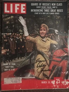 LEYENDA DE LA PELÍCULA DEBBIE REYNOLDS FIRMADA 1959 REVISTA LIFE INSUMERGIBLE MARRÓN MOLLY - Imagen 1 de 1