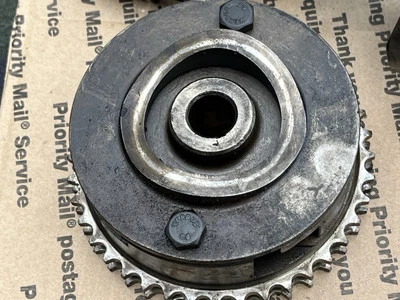 Bomba de inyección engranaje Mercedes-Benz W123 M617 300TD Foto 1 de 4