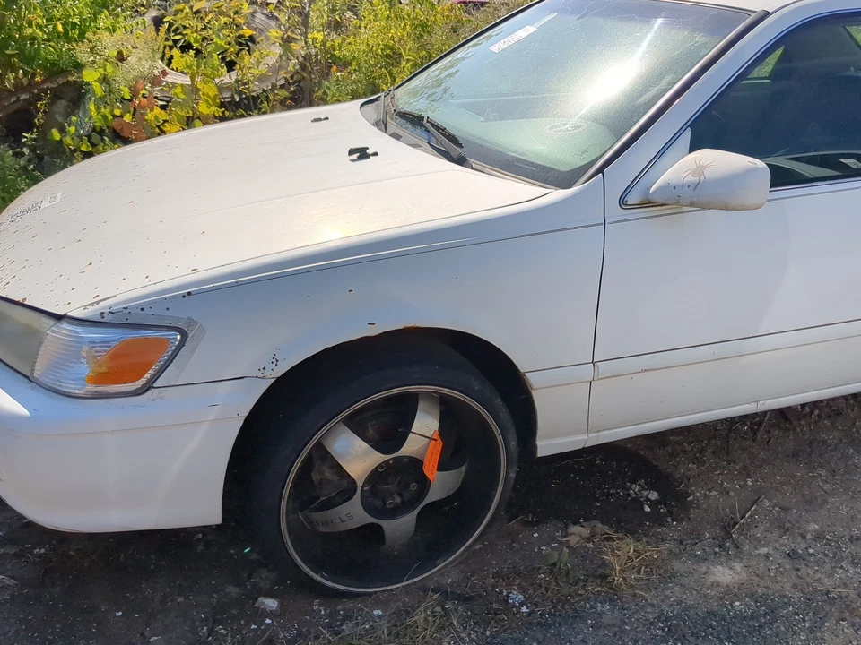 Guardabarros de conductor Toyota Camry 1997-2001 KRC5P Foto 1 de 4