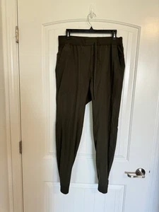 Men’s Lululemon ABC Tie Waist Olive Green Joggers Size Large - Picture 1 of 6